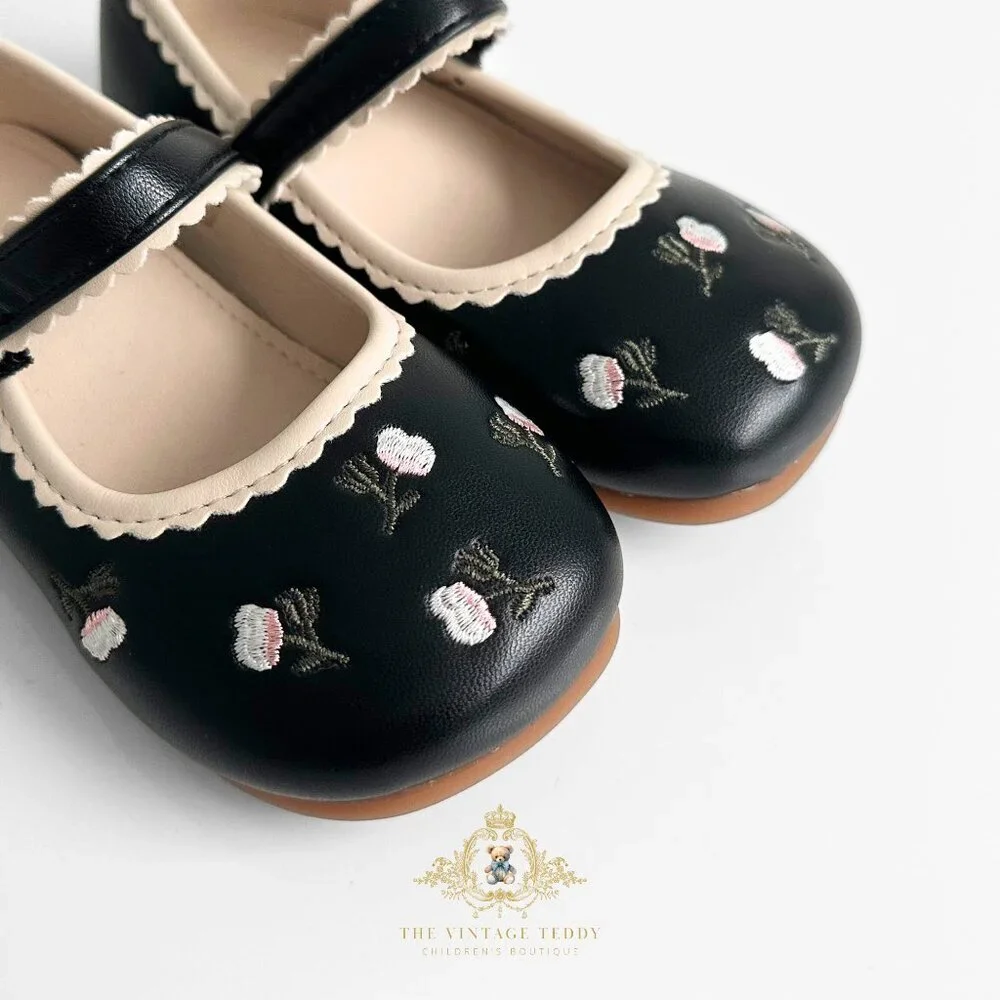 NWT Pretty Girls Mary Jane Flats Embroidered Cute Children's Shoes Black 3.5 - Picture 6 of 6